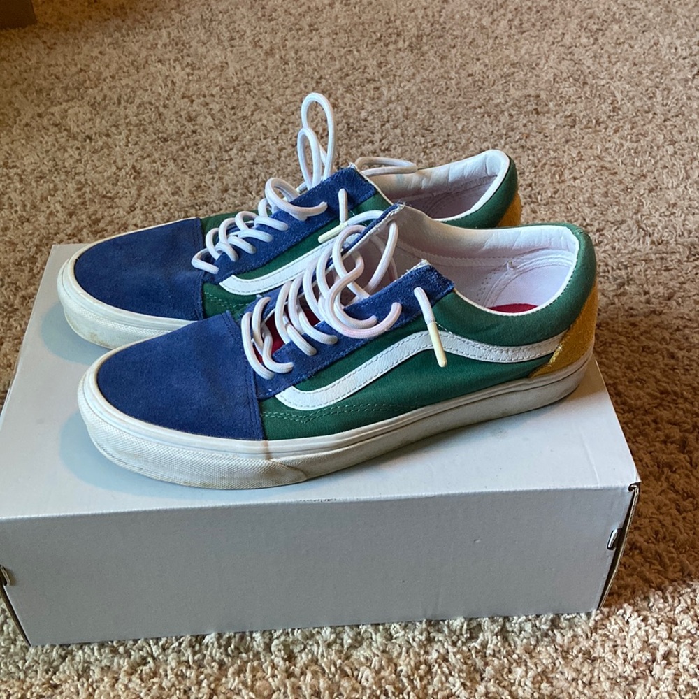 Men’s Vans (9.5)